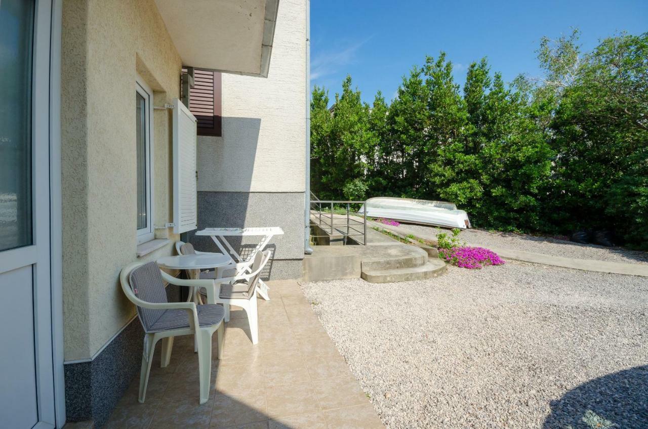 Apartments Branimir Novi Vinodolski Exterior photo